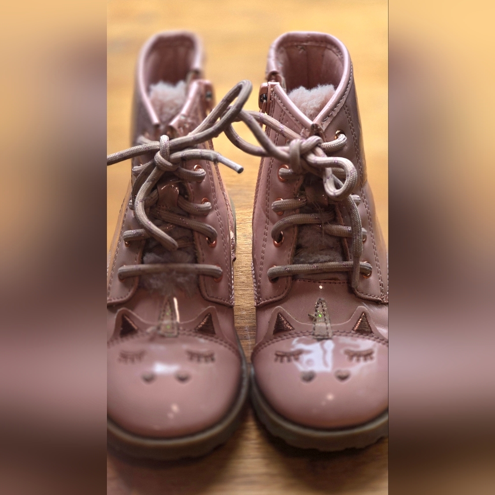 🐱 Girls Cat Face Combat Boots – Size 8